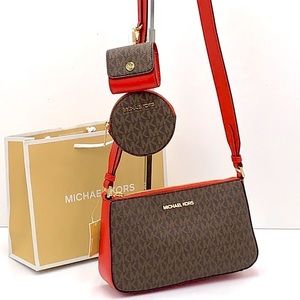 Michael Kors Jet Set Travel Crossbody w Tech Attch